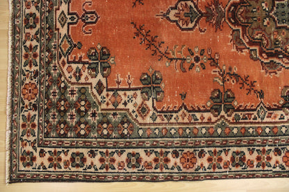 Hand-Knotted Vintage Turkish Rug (4'10" x 8'5")