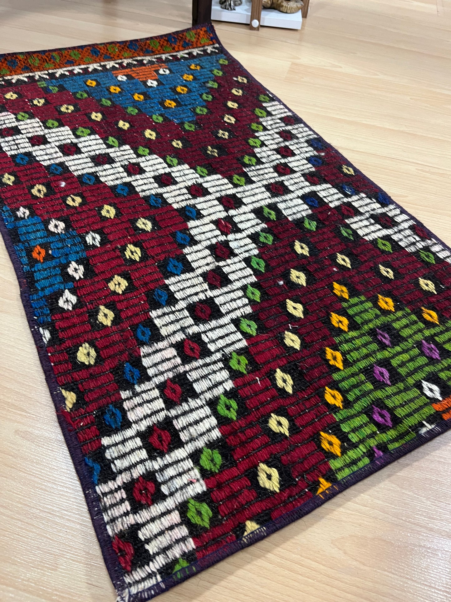 Handwoven Turkish Vintage Kilim (1'8" x 2'11")