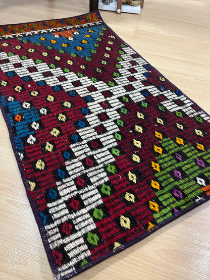 Handwoven Turkish Vintage Kilim (1'8" x 2'11")