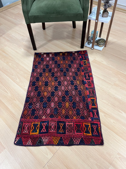 Handwoven Turkish Vintage Kilim (2'0" x 3'3")