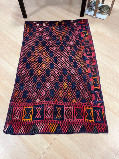 Handwoven Turkish Vintage Kilim (2'0" x 3'3")