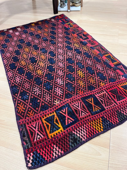 Handwoven Turkish Vintage Kilim (2'0" x 3'3")