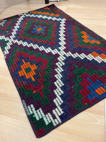 Handwoven Turkish Vintage Kilim (2'0" x 3'3")