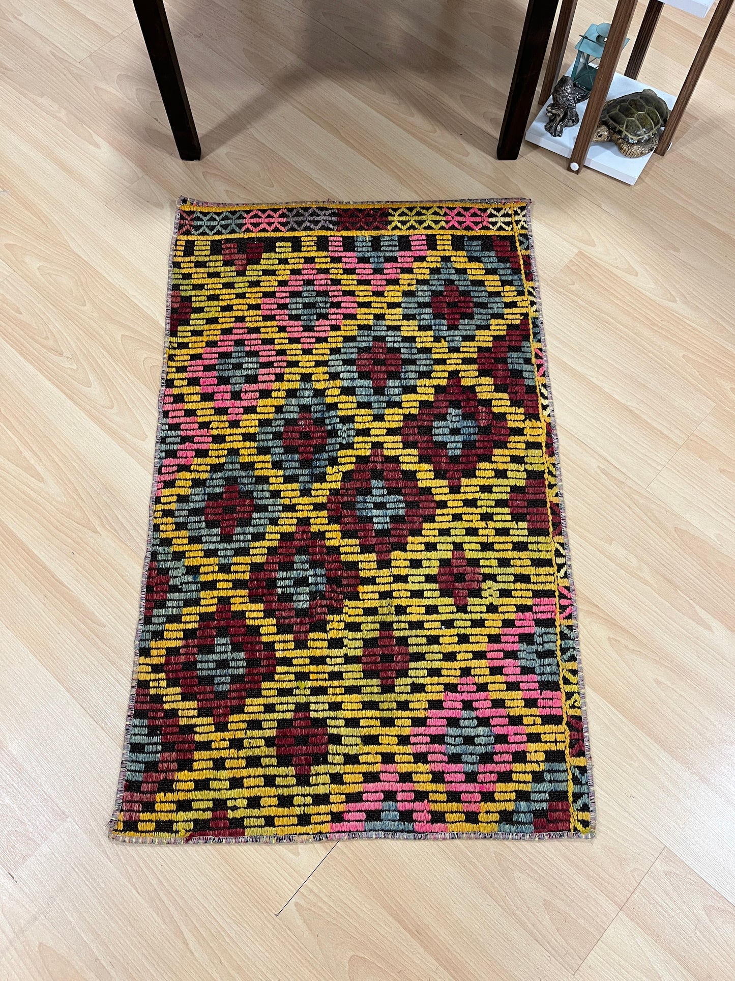 Handwoven Turkish Vintage Kilim (2'0" x 3'3")