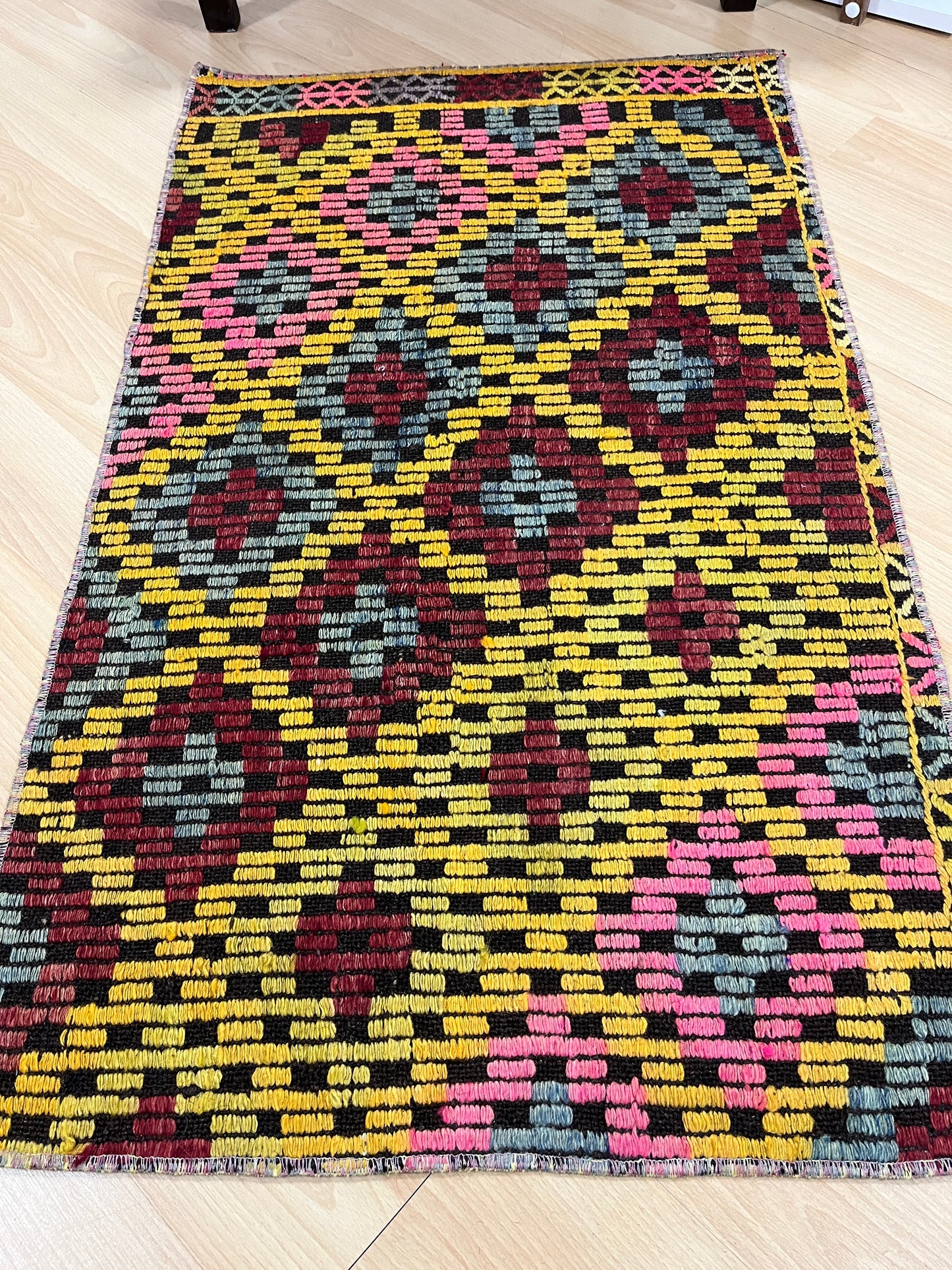 Handwoven Turkish Vintage Kilim (2'0" x 3'3")