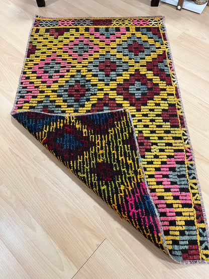 Handwoven Turkish Vintage Kilim (2'0" x 3'3")