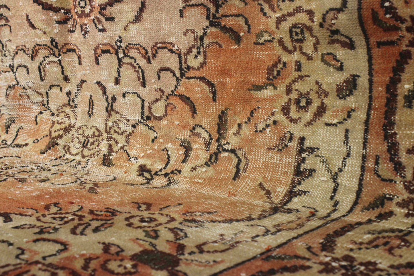 Hand-Knotted Vintage Turkish Rug (5'9" x 9'7")