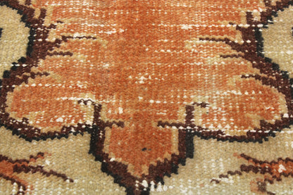 Hand-Knotted Vintage Turkish Rug (5'9" x 9'7")