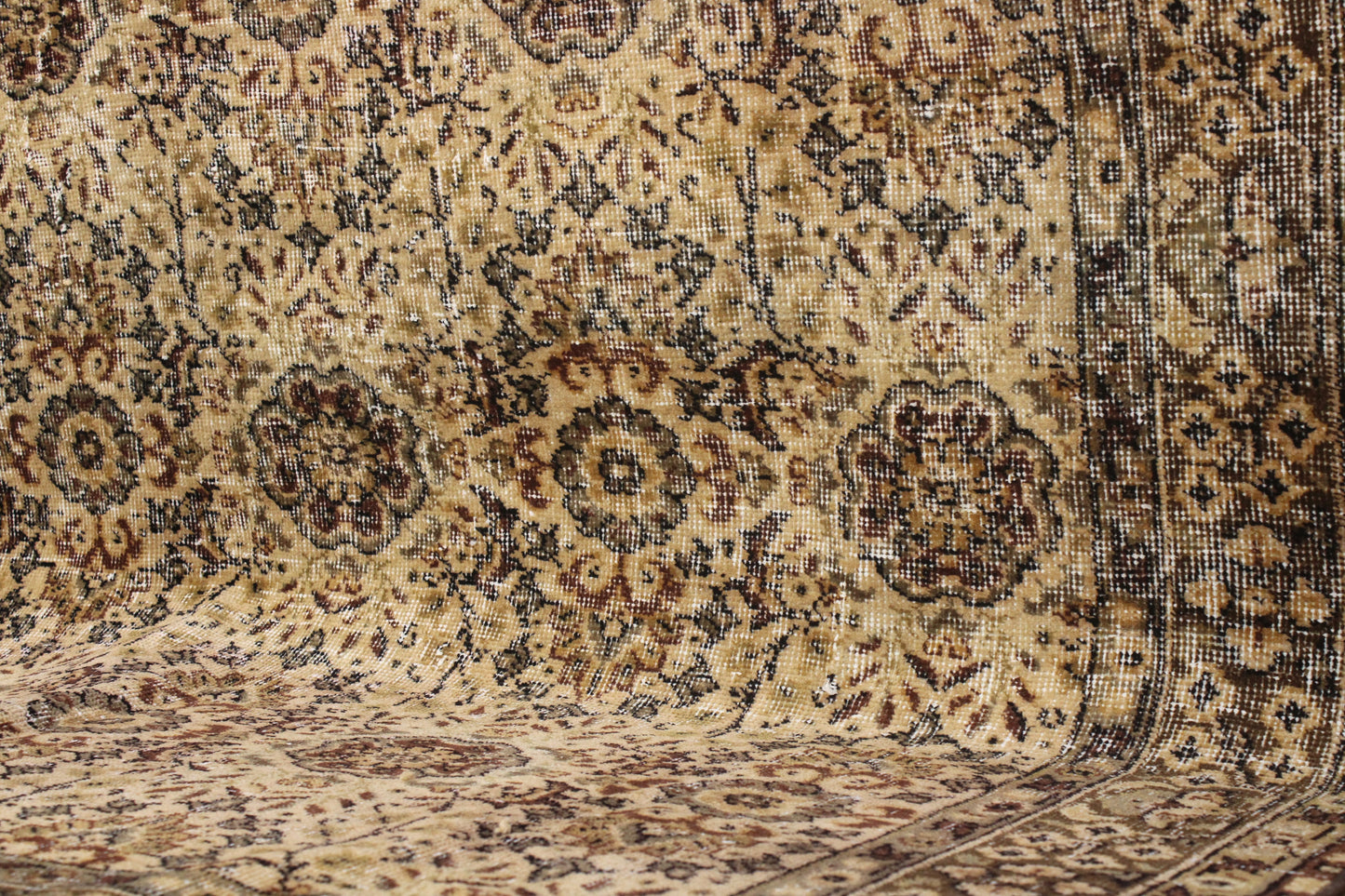 Hand-Knotted Vintage Turkish Rug (5'5" x 9'3")