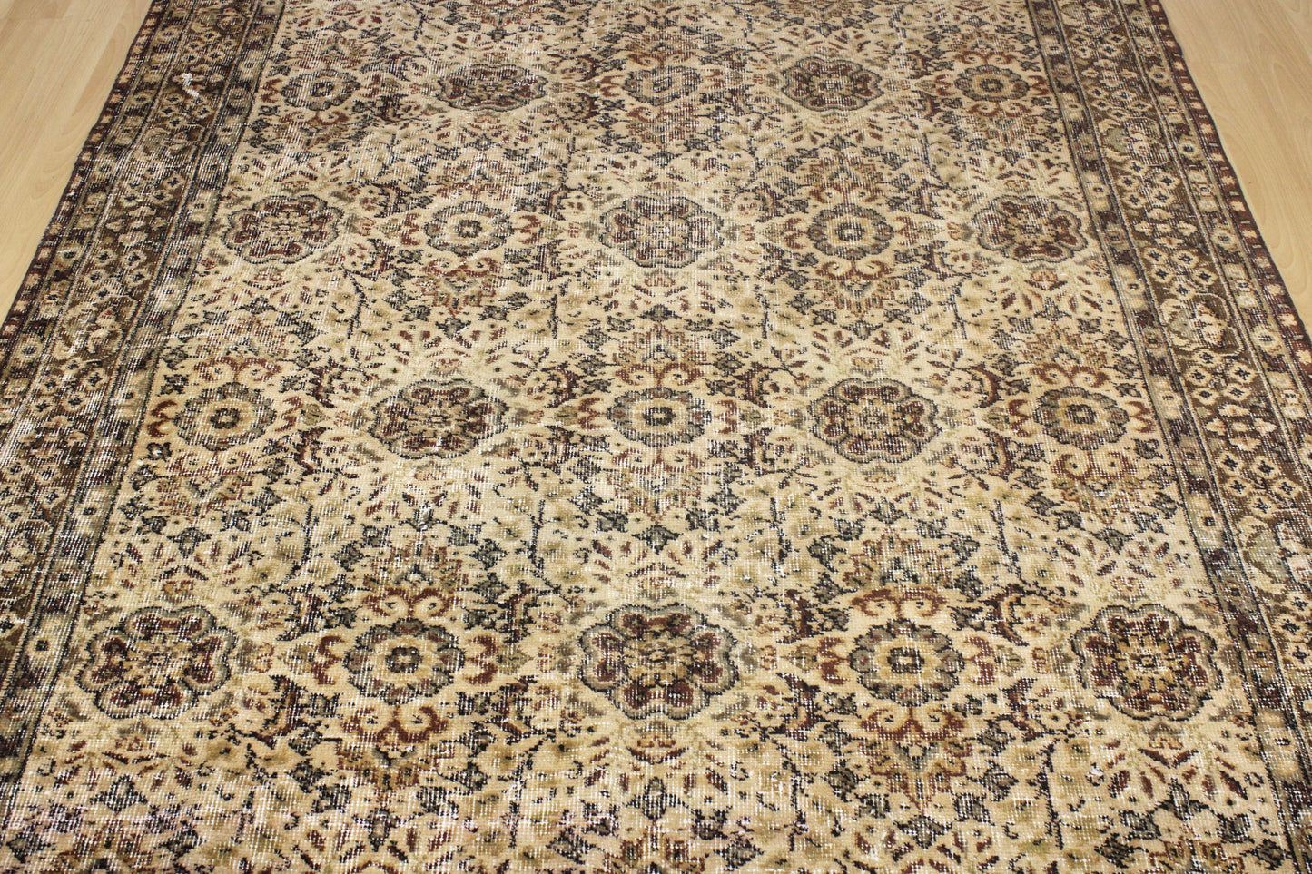 Hand-Knotted Vintage Turkish Rug (5'5" x 9'3")