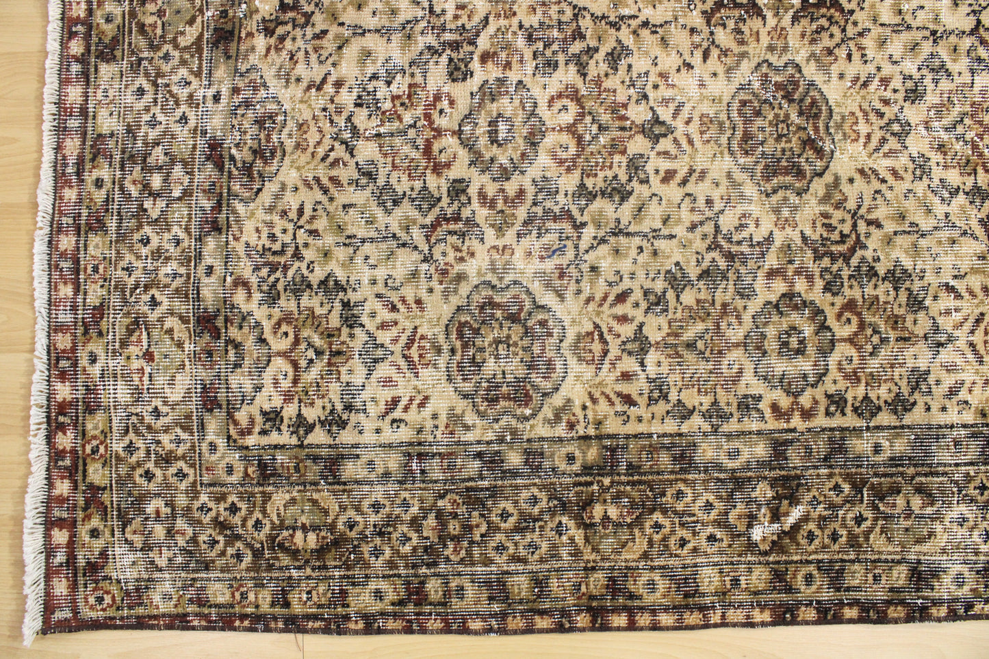 Hand-Knotted Vintage Turkish Rug (5'5" x 9'3")