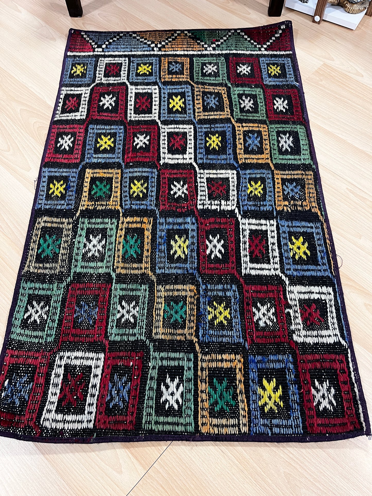 Handwoven Turkish Vintage Kilim (2'0" x 3'3")