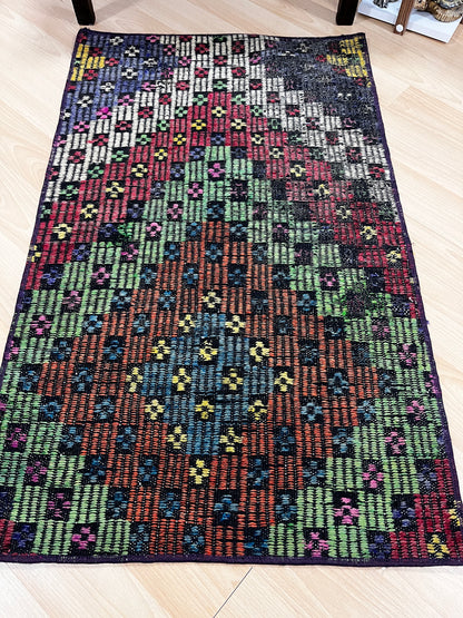 Handwoven Turkish Vintage Kilim (2'0" x 3'3")