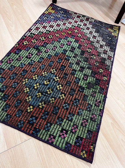 Handwoven Turkish Vintage Kilim (2'0" x 3'3")