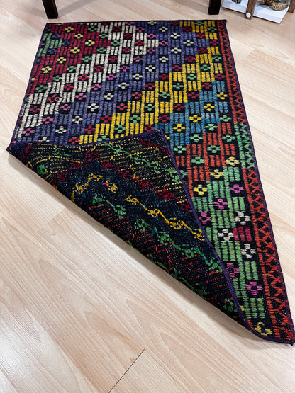 Handwoven Turkish Vintage Kilim (2'0" x 3'3")