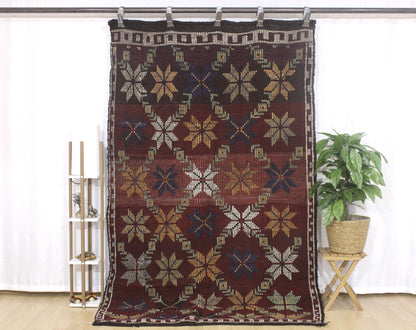 Handwoven Turkish Vintage Kilim (5'1" x 8'6")