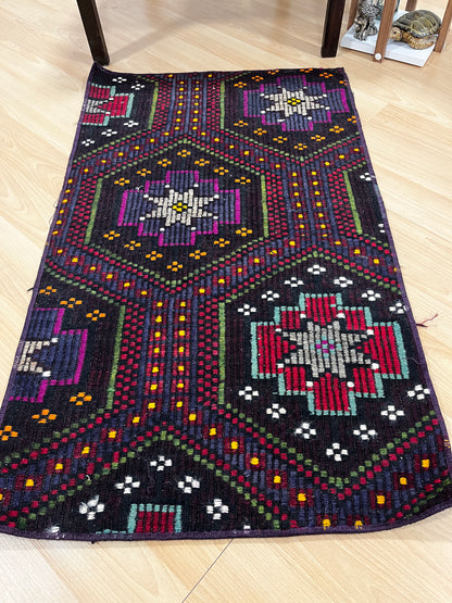 Handwoven Turkish Vintage Kilim (2'0" x 3'3")