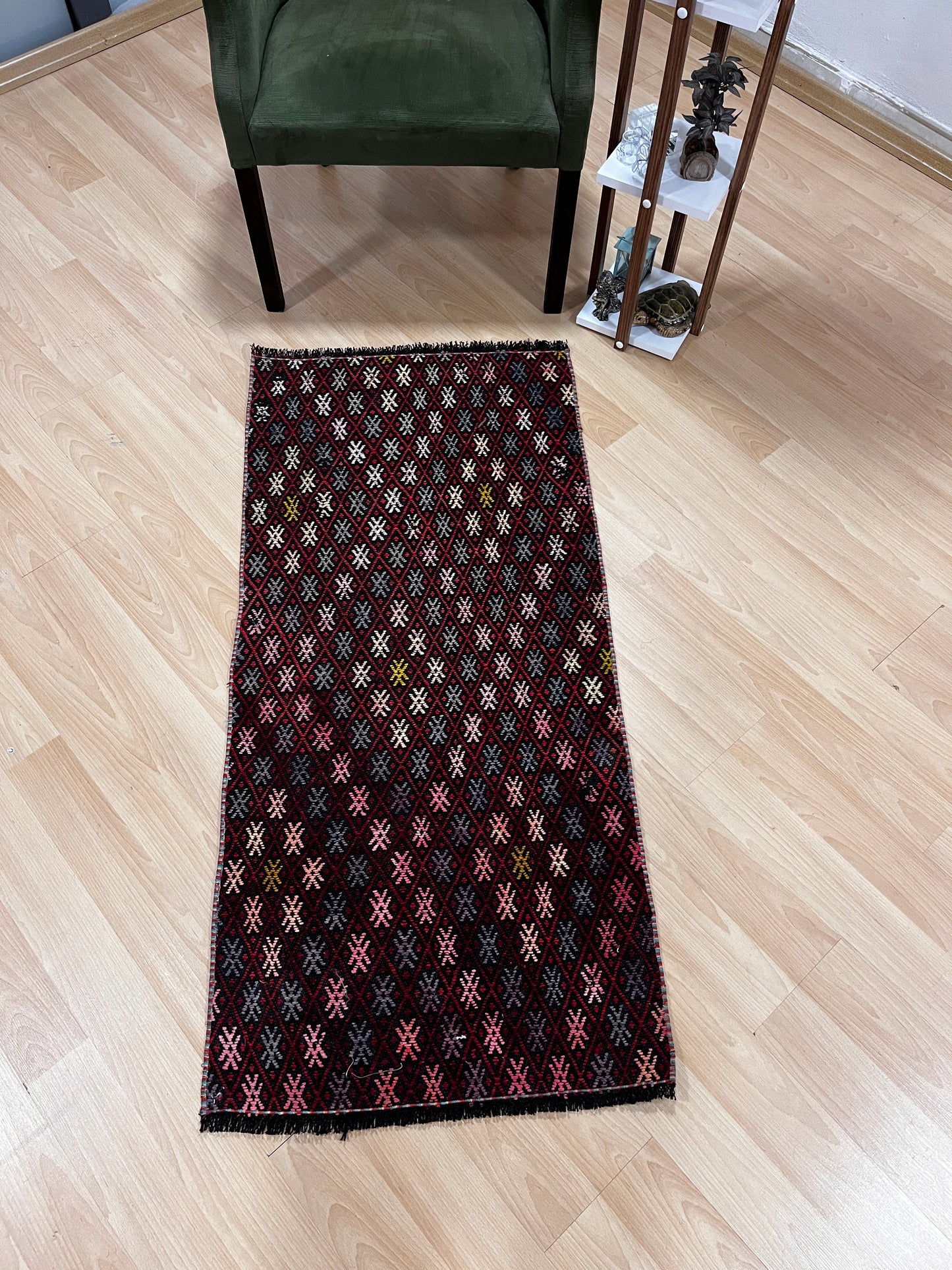 Handwoven Turkish Vintage Kilim (2'0" x 4'7")