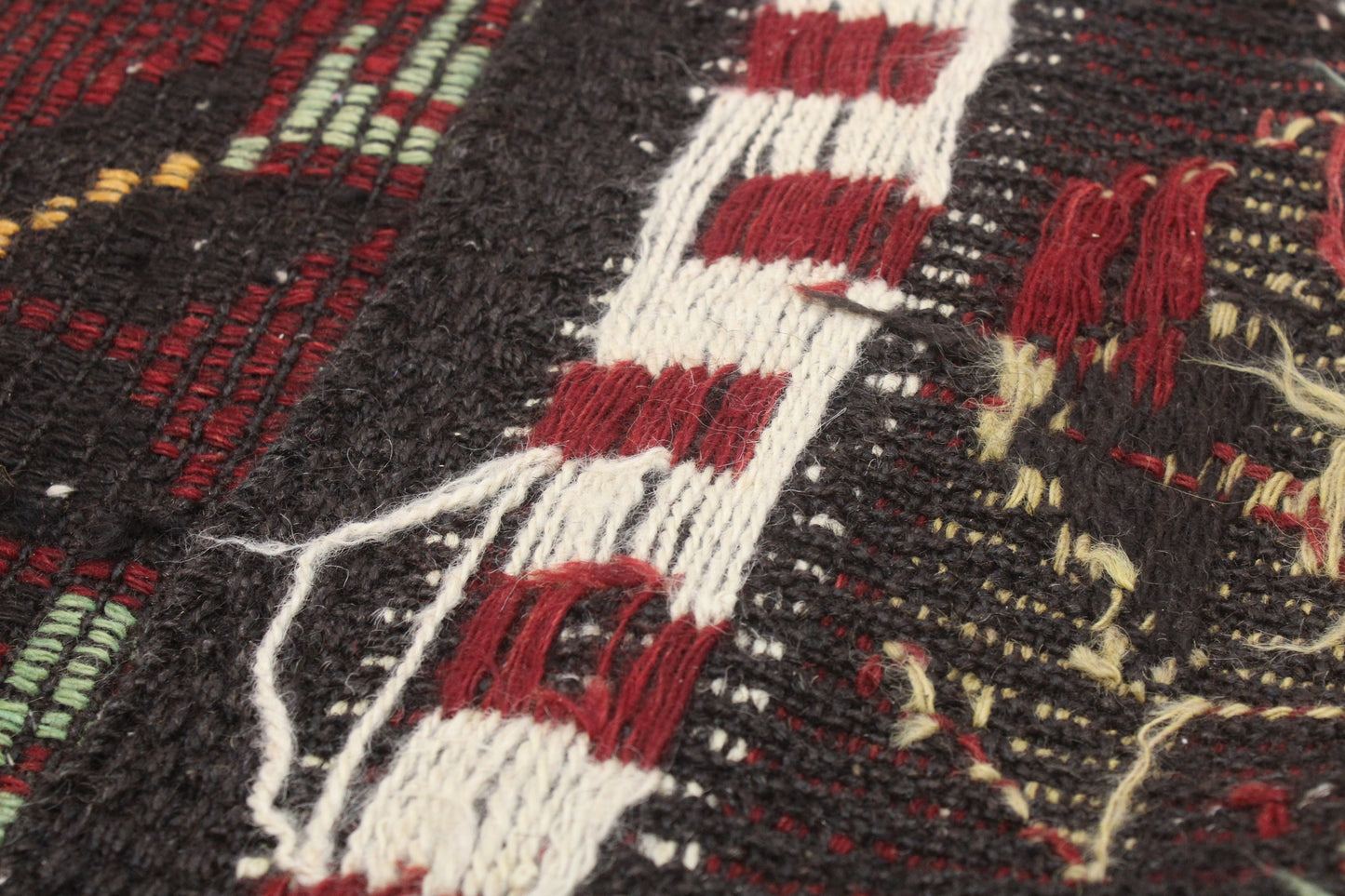 Handwoven Turkish Vintage Kilim (5'1" x 8'6")