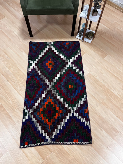 Handwoven Turkish Vintage Kilim (2'2" x 4'1")