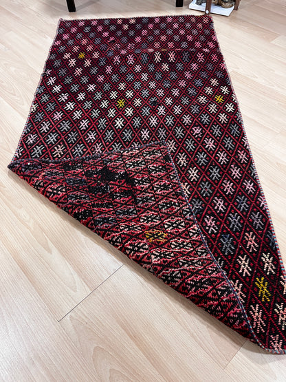 Handwoven Turkish Vintage Kilim (2'6" x 4'11")