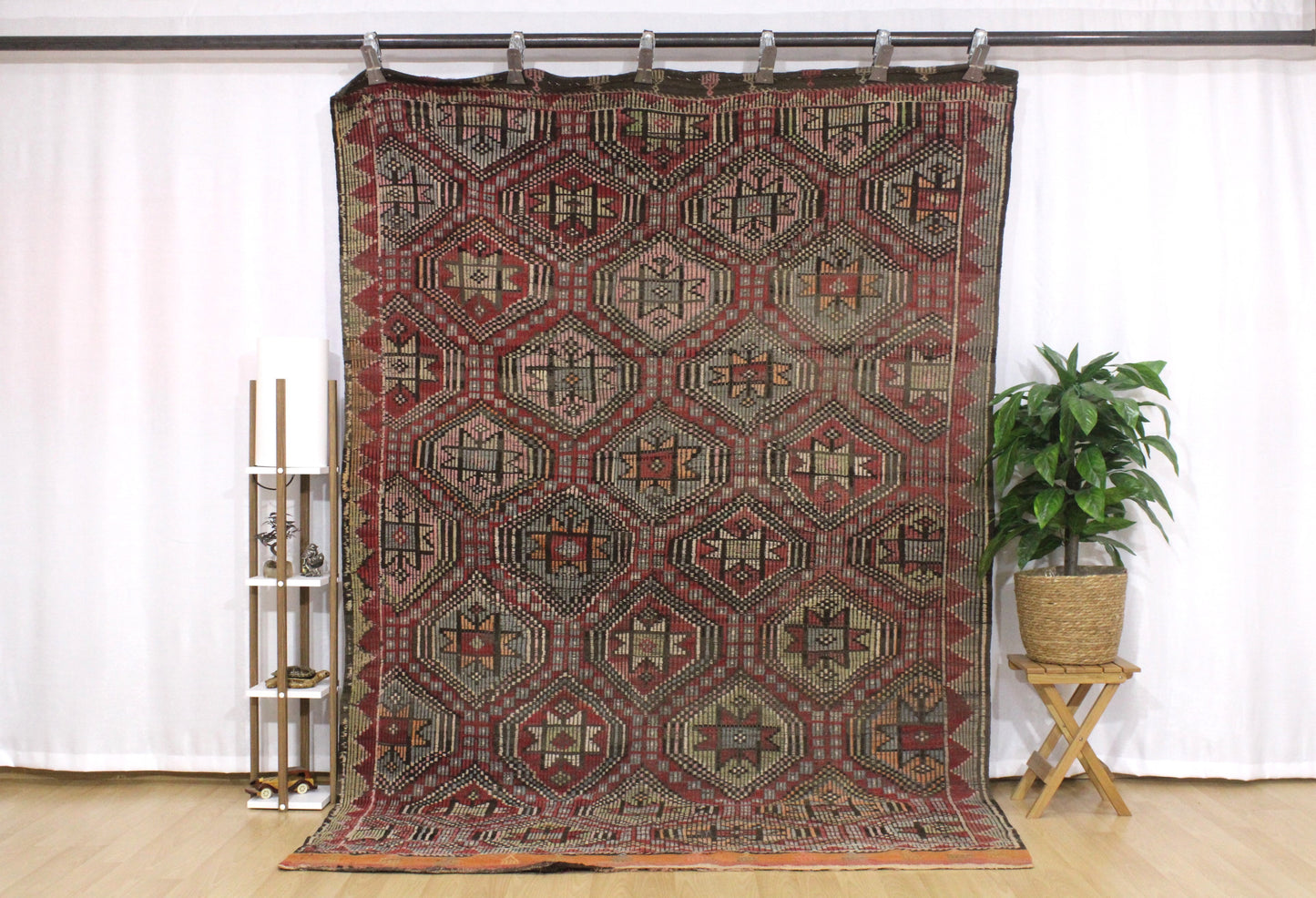 Handwoven Turkish Vintage Kilim (5'12" x 9'2")