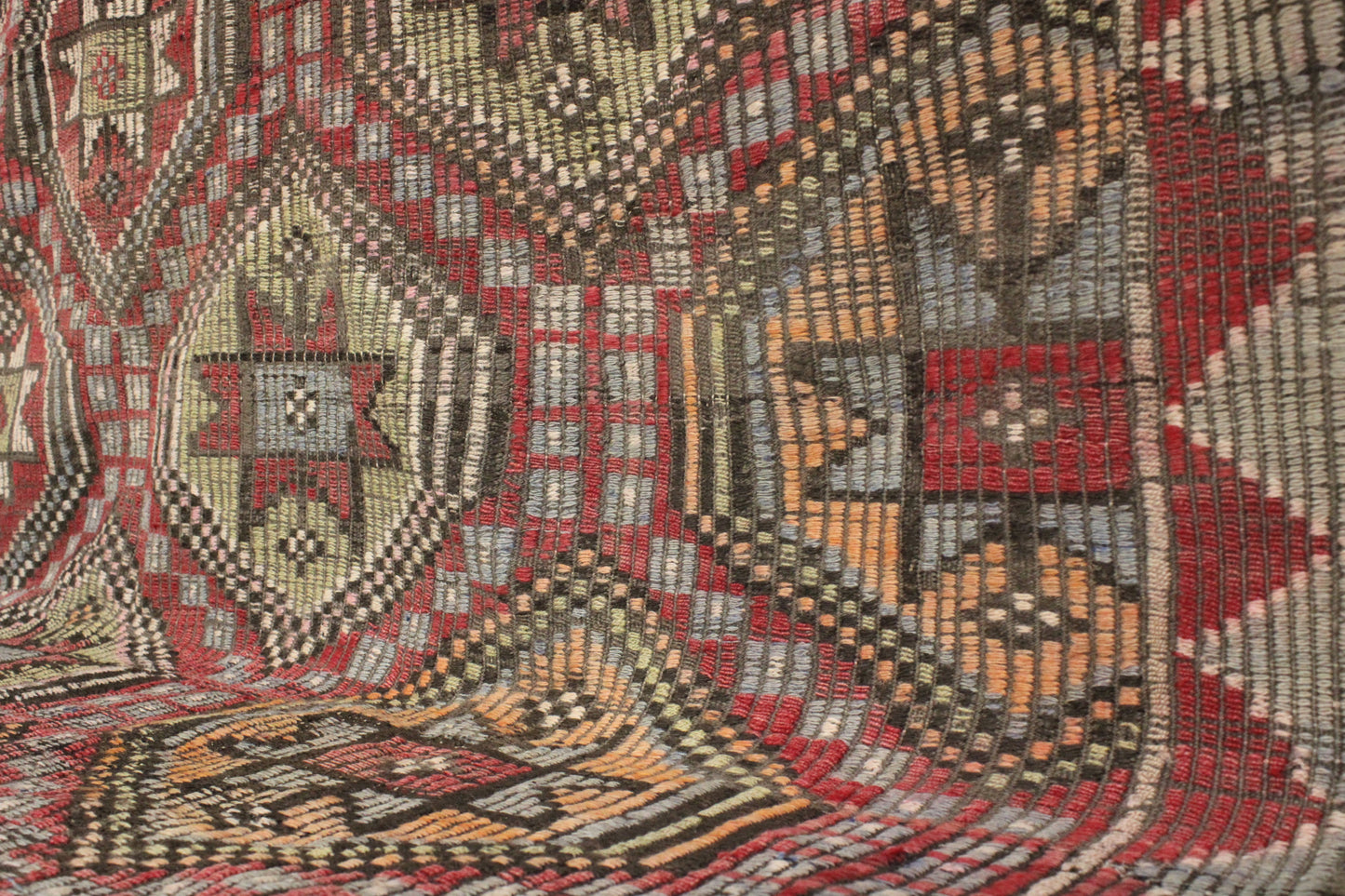 Handwoven Turkish Vintage Kilim (5'12" x 9'2")