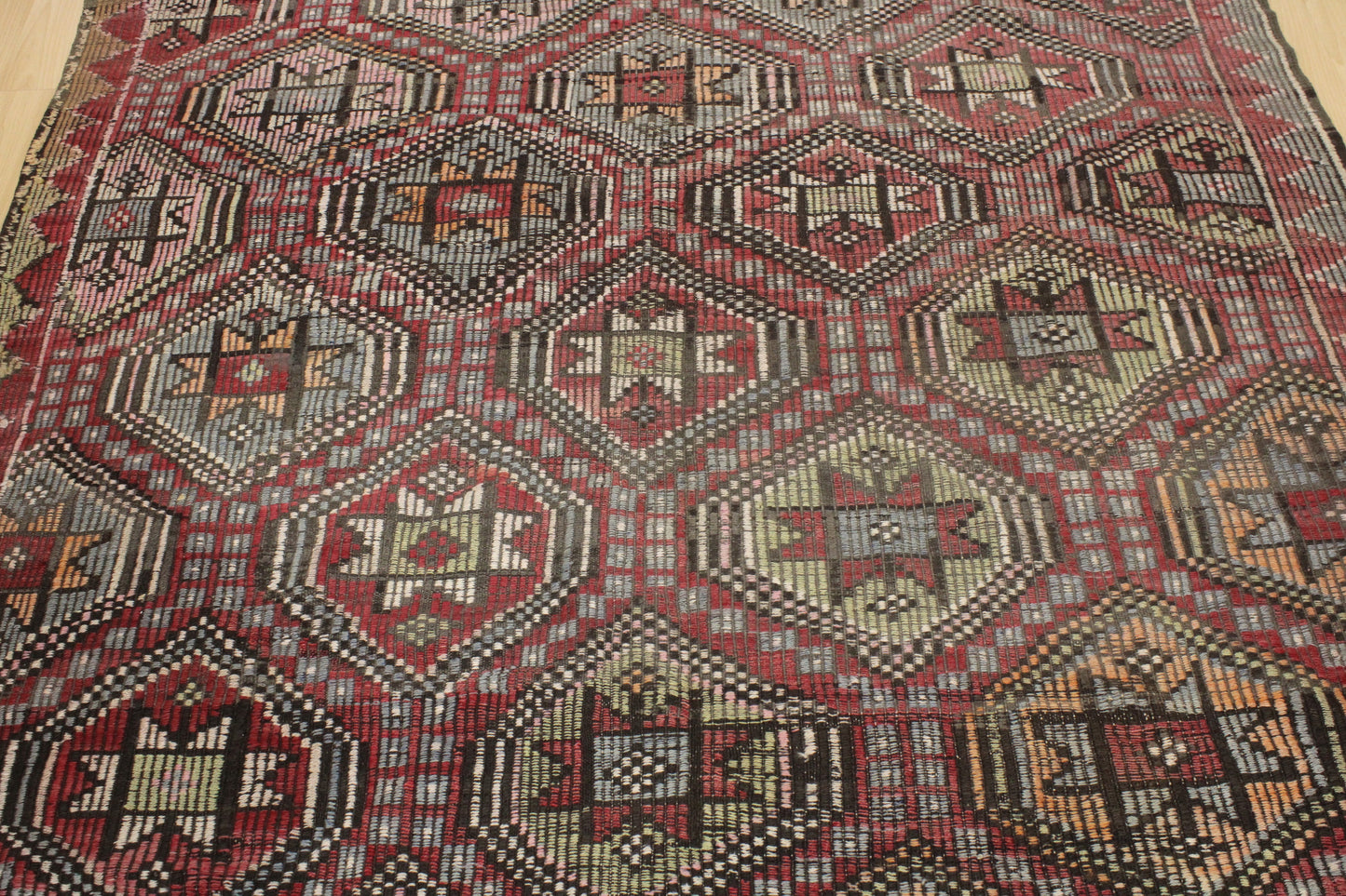 Handwoven Turkish Vintage Kilim (5'12" x 9'2")