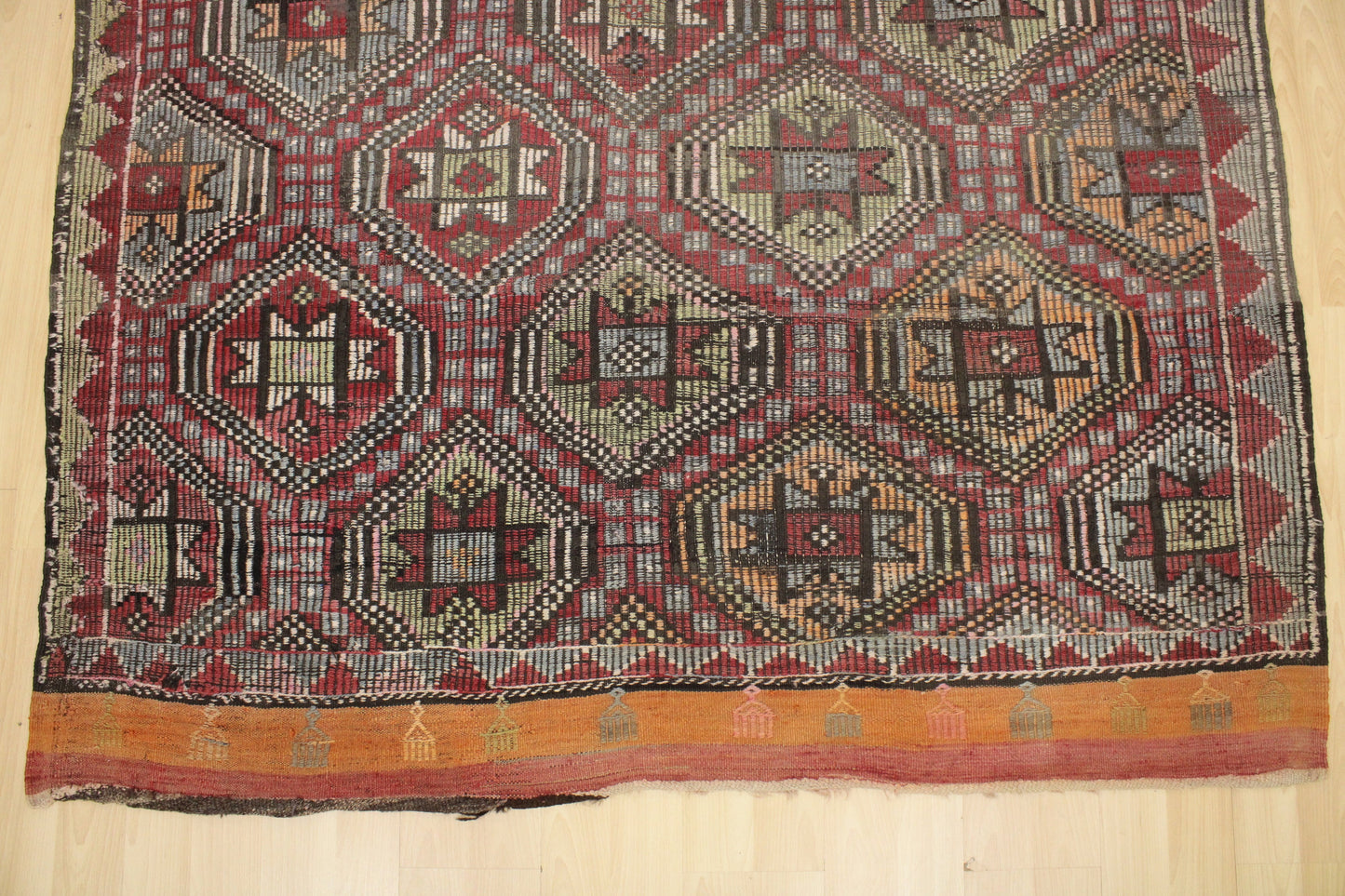 Handwoven Turkish Vintage Kilim (5'12" x 9'2")