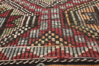 Handwoven Turkish Vintage Kilim (5'12" x 9'2")