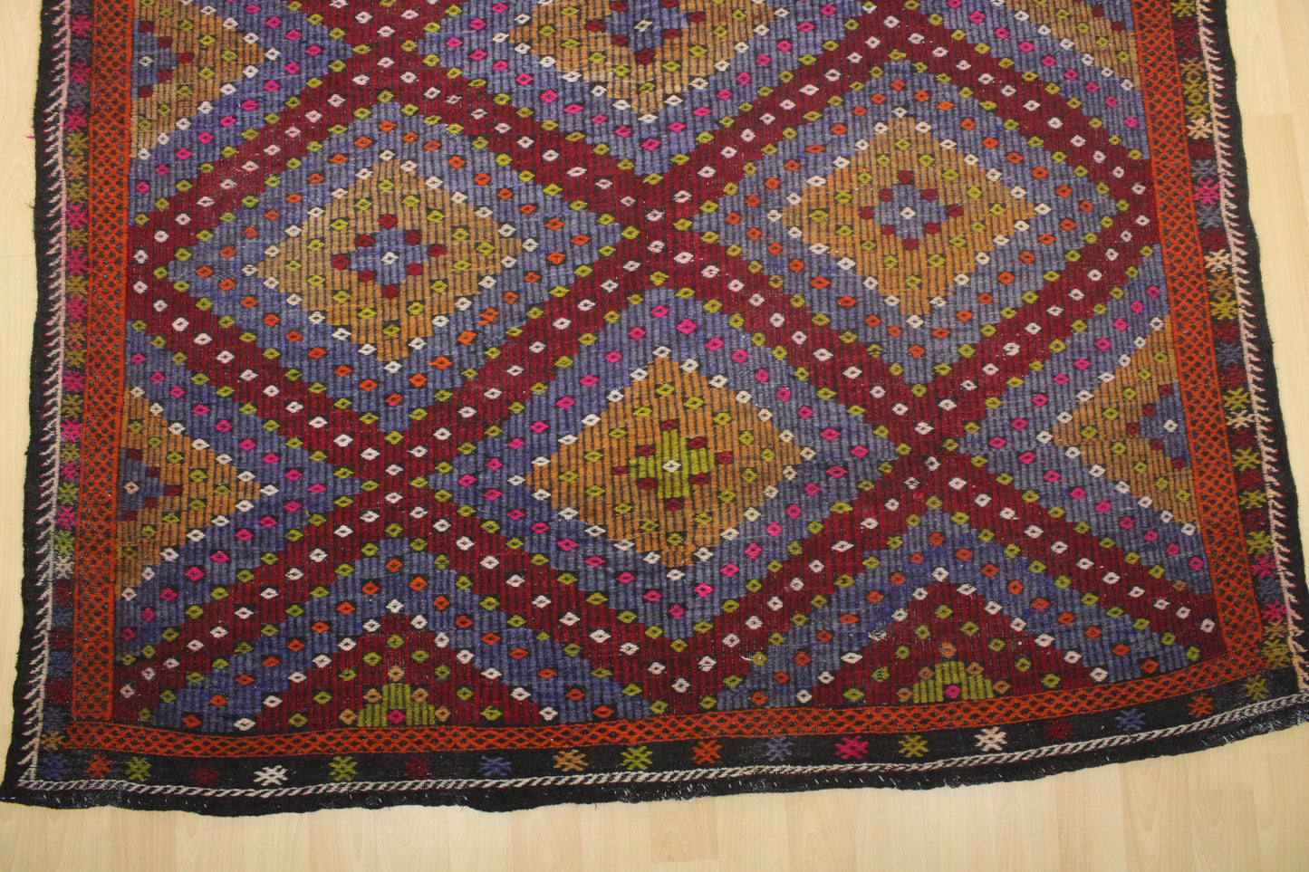 Handwoven Turkish Vintage Kilim (6'3" x 9'11")