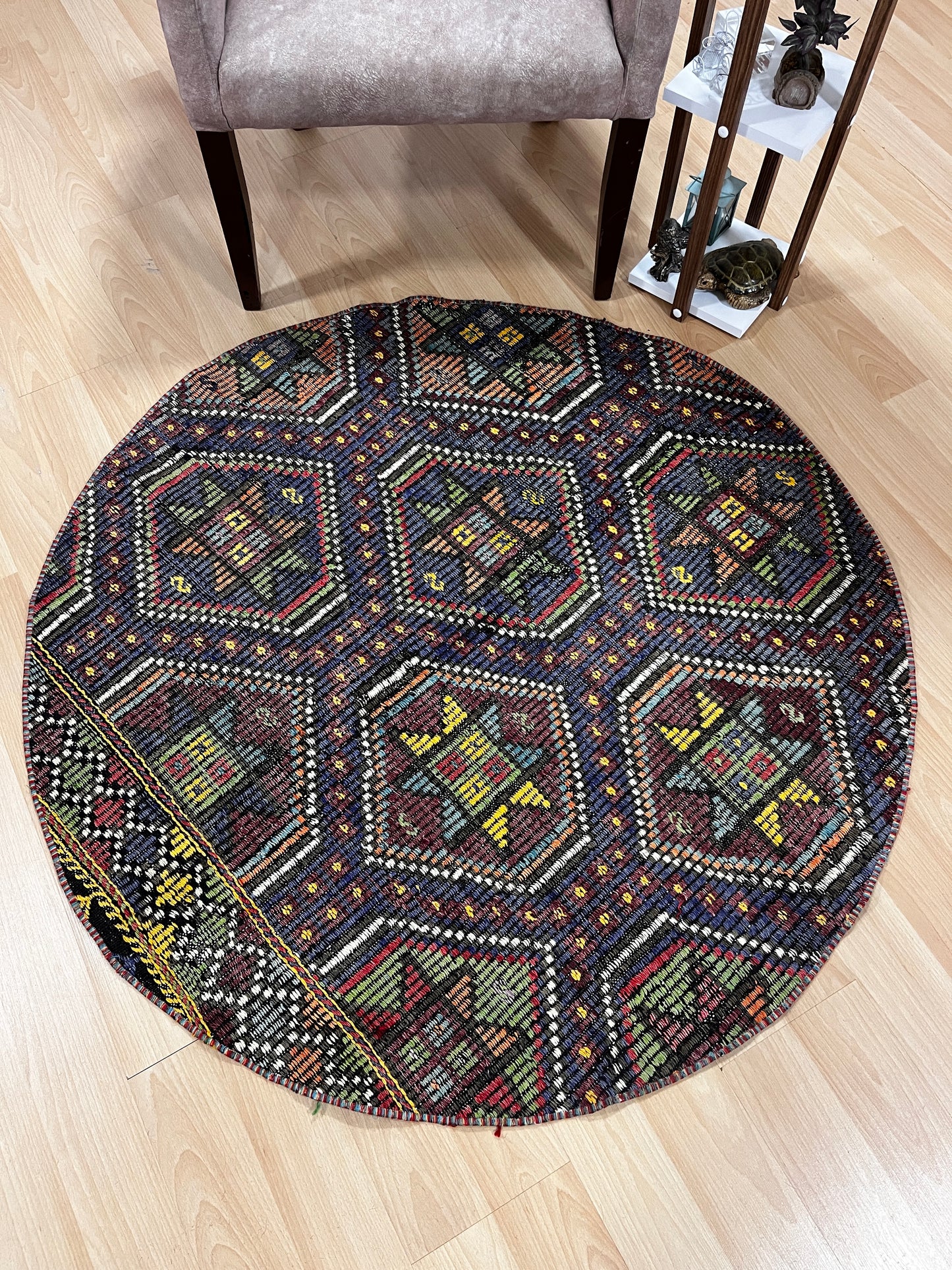 Handwoven Turkish Round Kilim (3'11" Diameter)