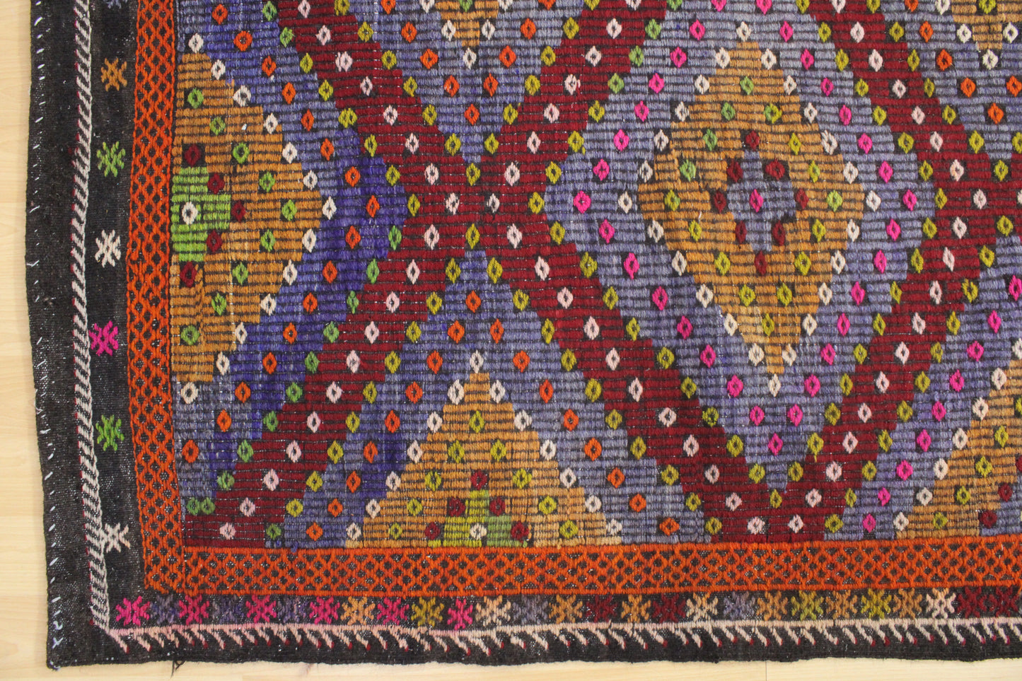 Handwoven Turkish Vintage Kilim (6'3" x 9'11")