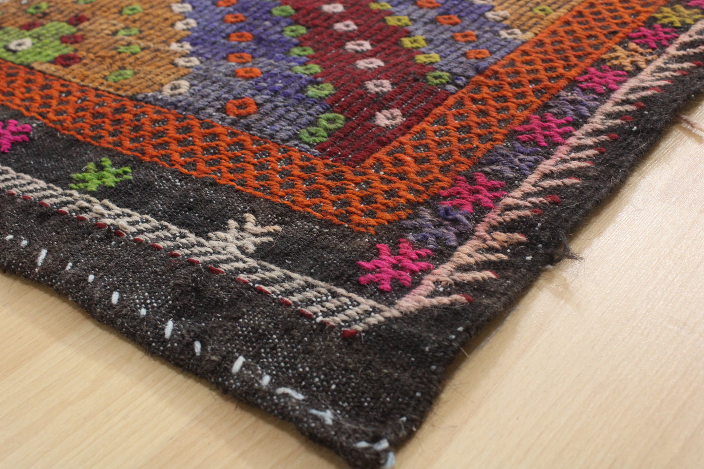 Handwoven Turkish Vintage Kilim (6'3" x 9'11")