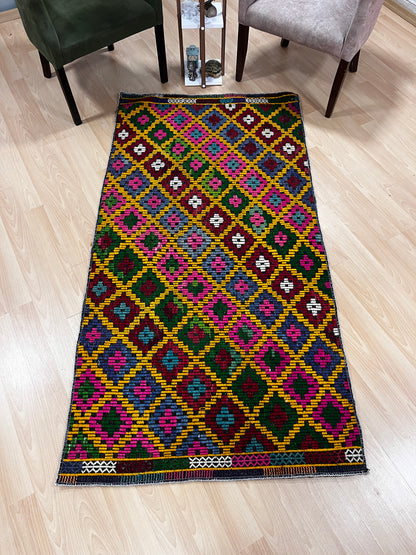 Handwoven Turkish Vintage Kilim (3'3" x 6'5")