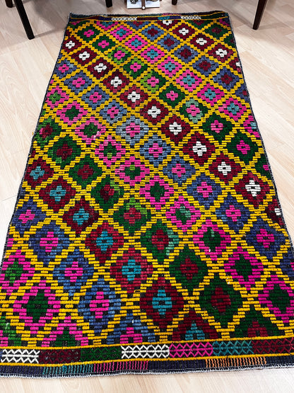 Handwoven Turkish Vintage Kilim (3'3" x 6'5")