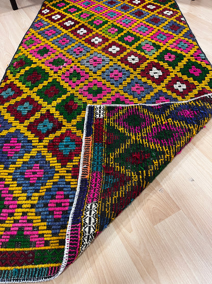 Handwoven Turkish Vintage Kilim (3'3" x 6'5")