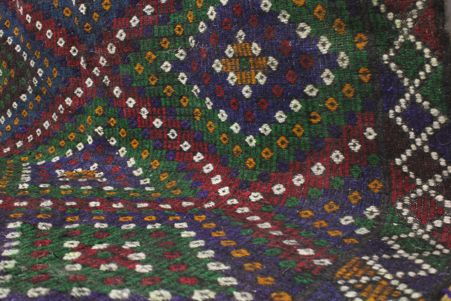 Handwoven Turkish Vintage Kilim (5'6" x 10'7")