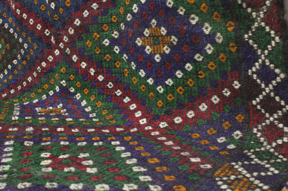 Handwoven Turkish Vintage Kilim (5'6" x 10'7")