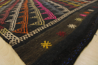 Handwoven Turkish Vintage Kilim (5'10" x 9'1")