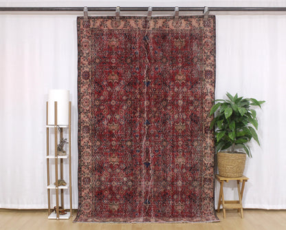 Hand-Knotted Vintage Turkish Rug (4'9" x 7'10")