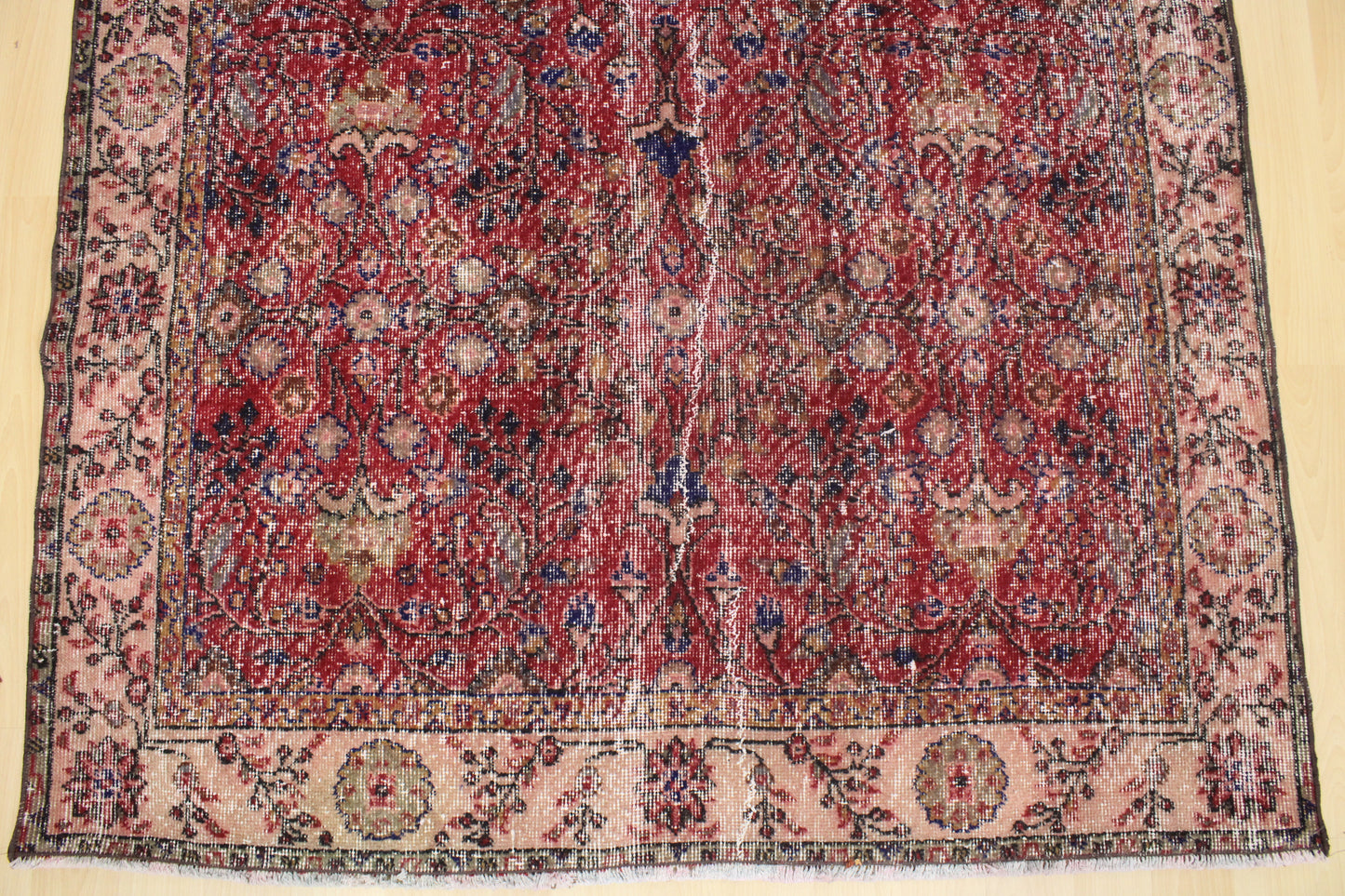 Hand-Knotted Vintage Turkish Rug (4'9" x 7'10")