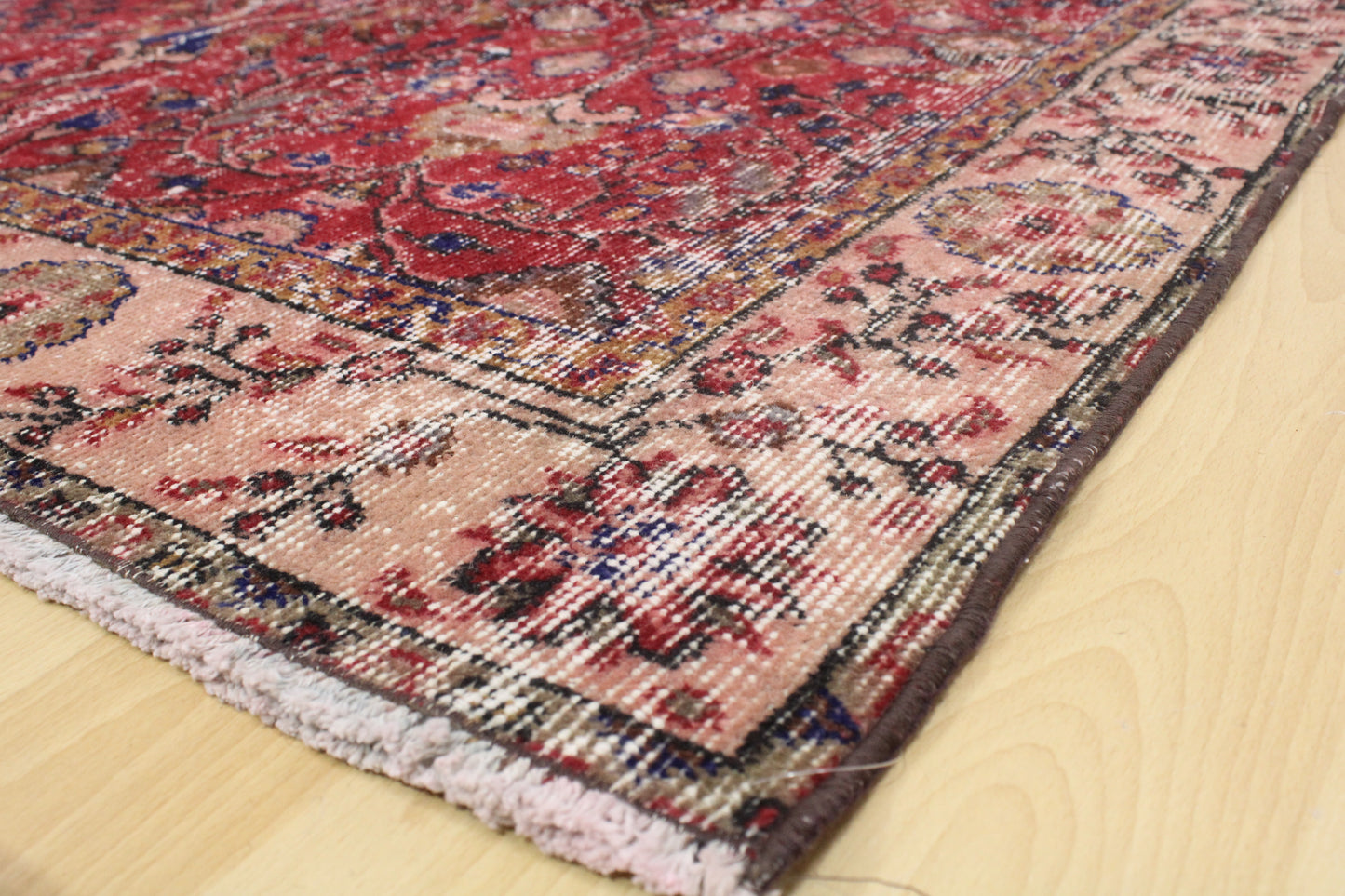 Hand-Knotted Vintage Turkish Rug (4'9" x 7'10")