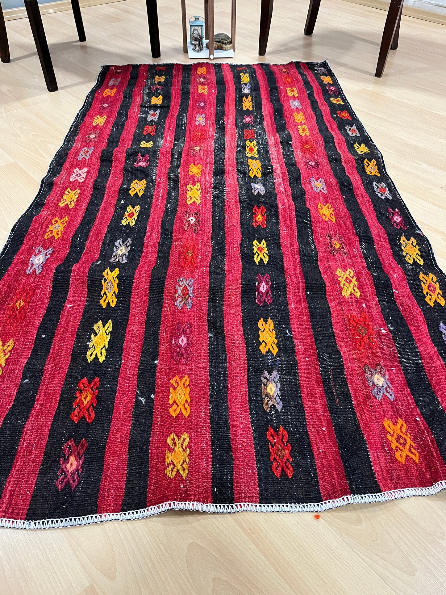 Handwoven Turkish Vintage Kilim (3'3" x 6'5")