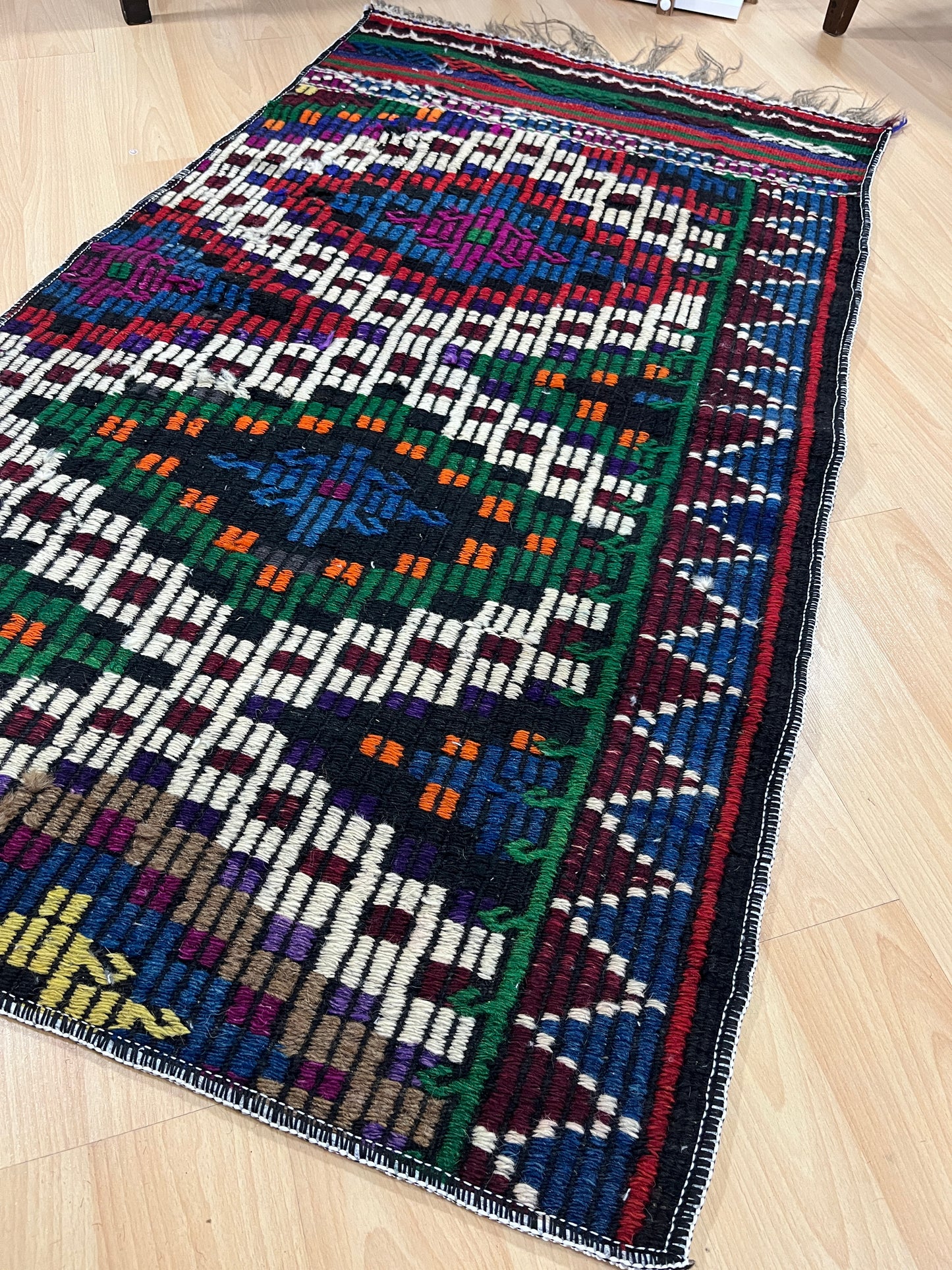 Handwoven Turkish Vintage Kilim (2'7" x 4'7")