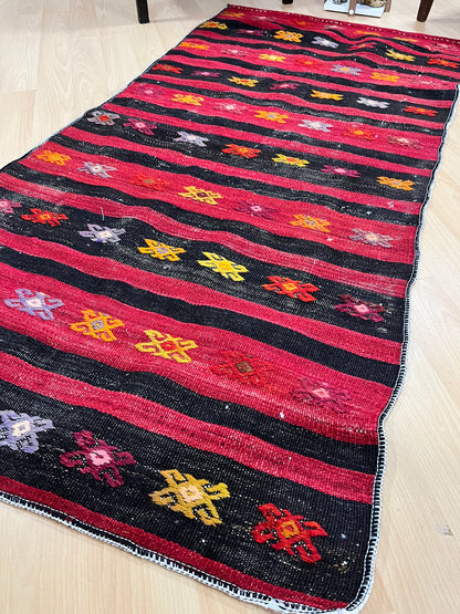 Handwoven Turkish Vintage Kilim (2'11" x 5'10")