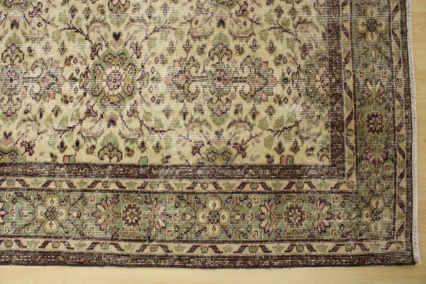 Hand-Knotted Vintage Turkish Rug (5'5" x 8'7")