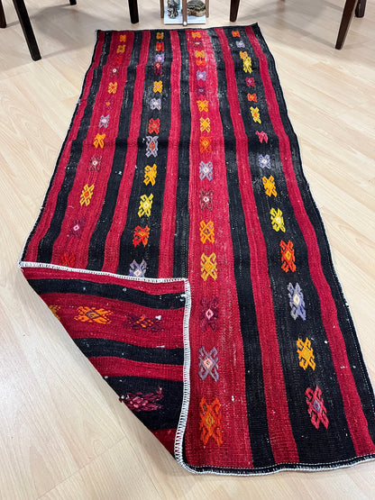 Handwoven Turkish Vintage Kilim (2'8" x 6'3")