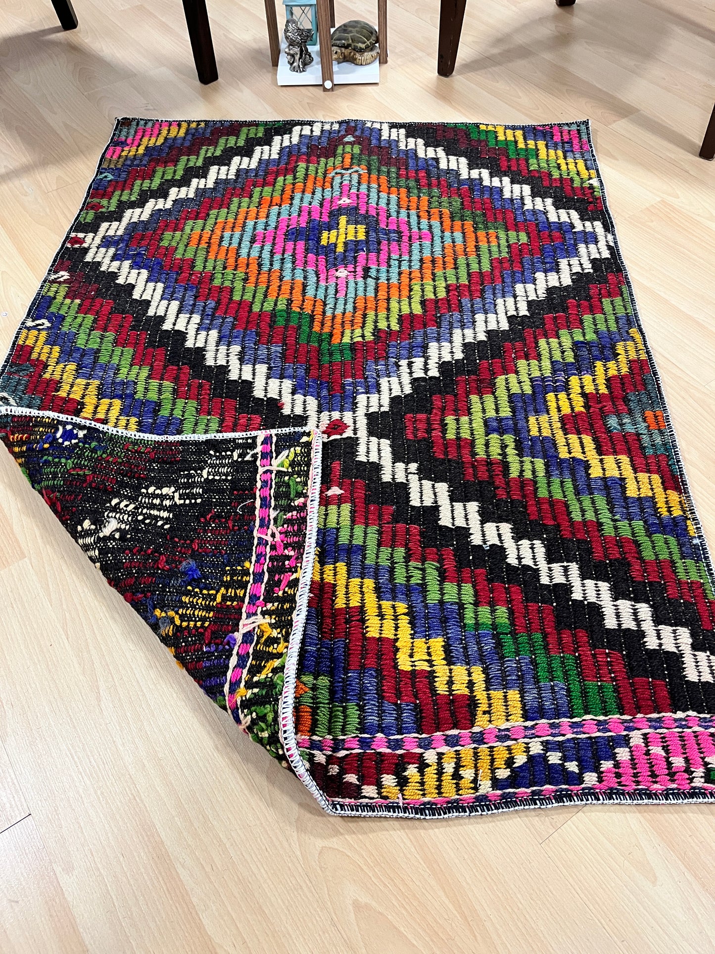 Handwoven Turkish Vintage Kilim (3'1" x 4'1")