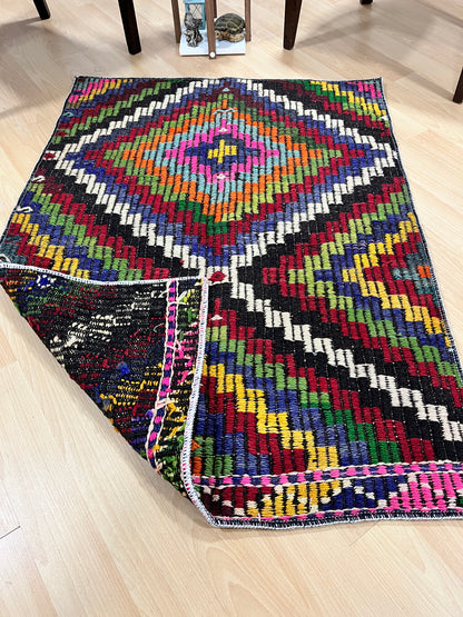 Handwoven Turkish Vintage Kilim (3'1" x 4'1")